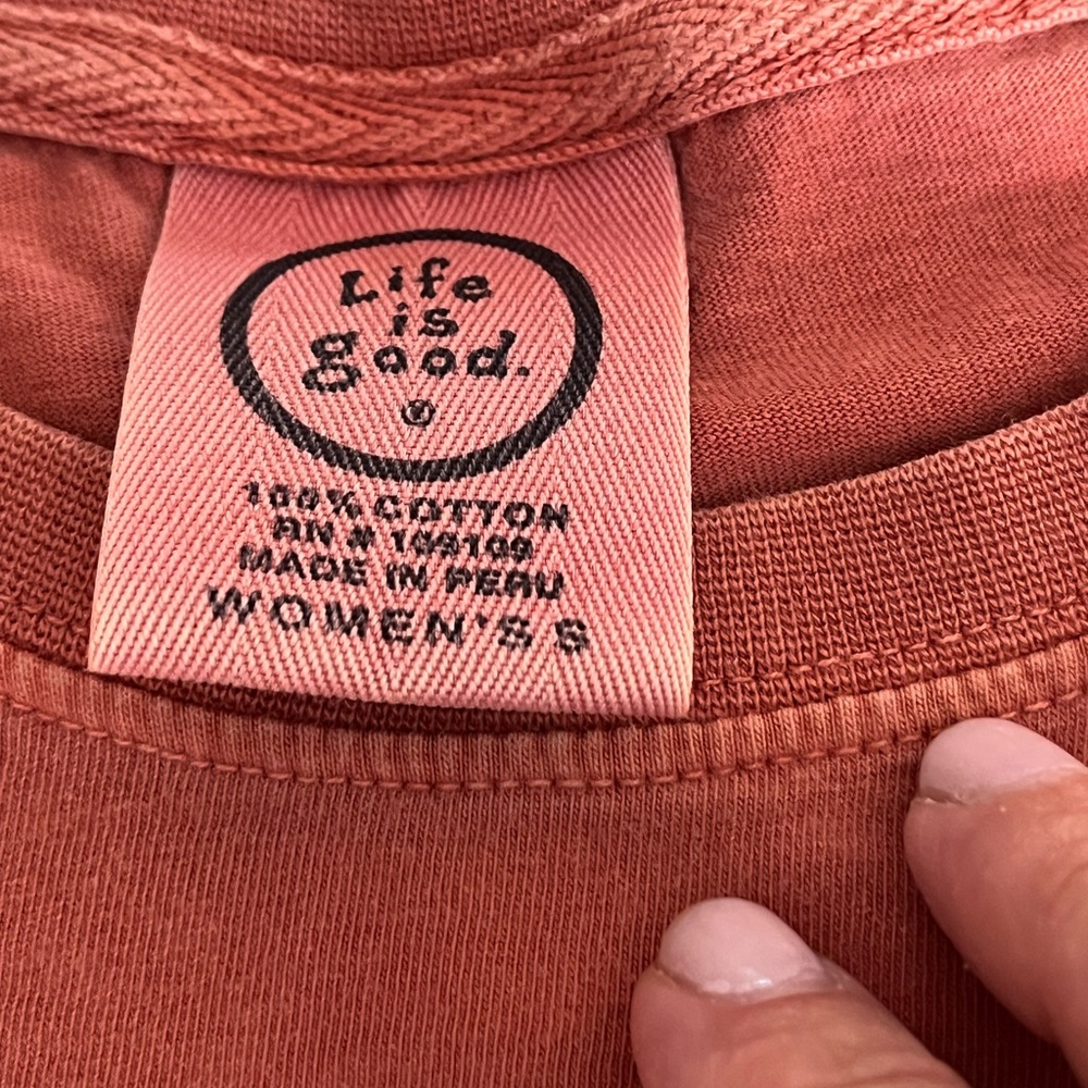 Womens life is good tshirt. Meditation pose with the word breathe. Size small. - Picture 10 of 10